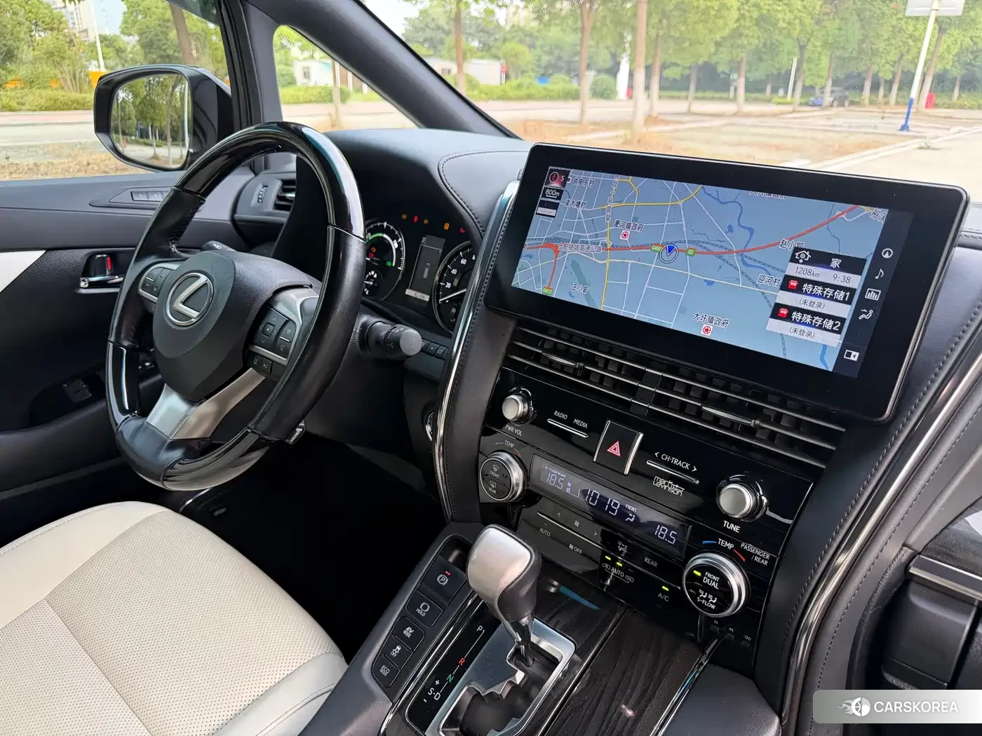 Lexus LM id 4679920 из Китая 22