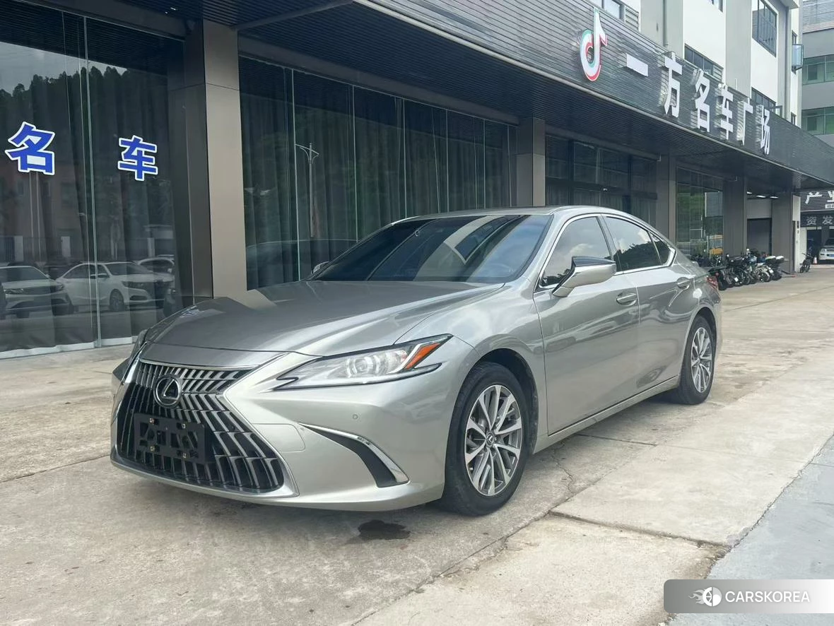 Lexus ES id 4513857 из Китая 8