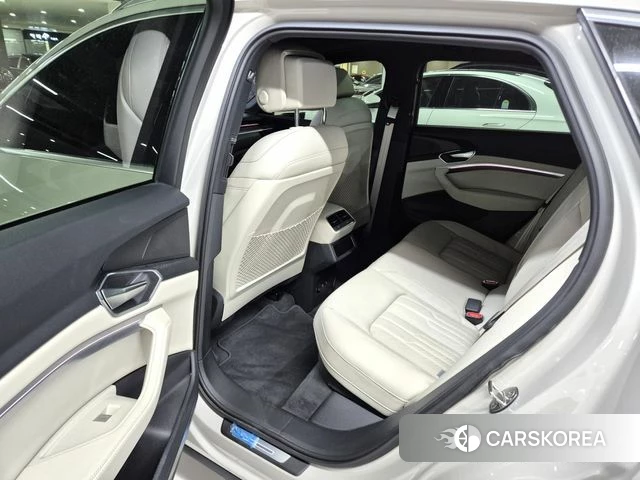 Audi e-Tron id 3818572 из Кореи 8