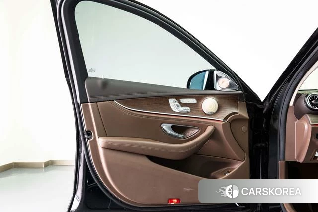 Mercedes-Benz E-class id 4301002 из Китая 24