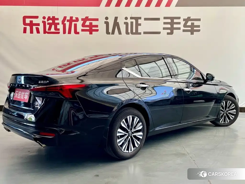 Nissan Altima id 4669247 из Китая 16