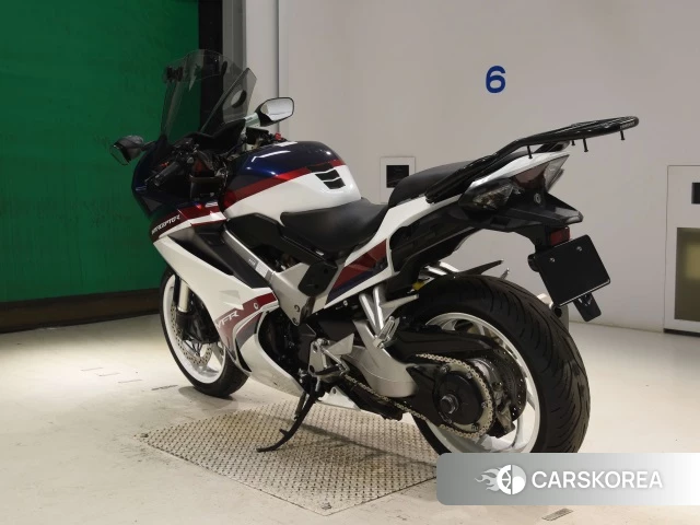 Проданный Honda VFR800F id 4373986 из Японии, фото 8