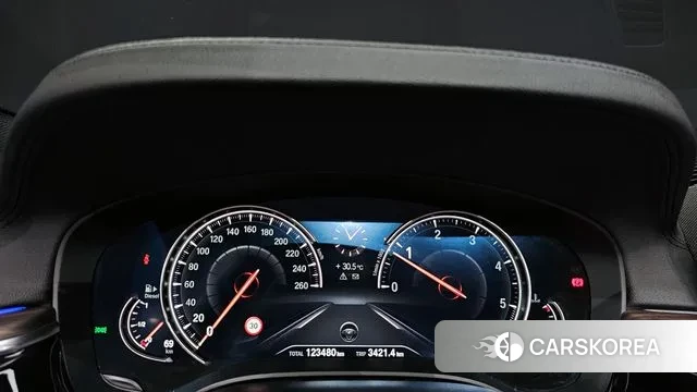 BMW 5 Series (G30) id 2986917 из Кореи 18