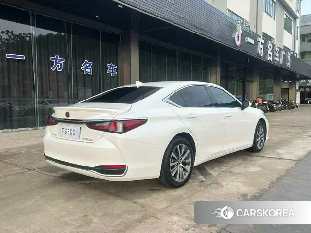 Lexus ES id 4277366 из Китая 8