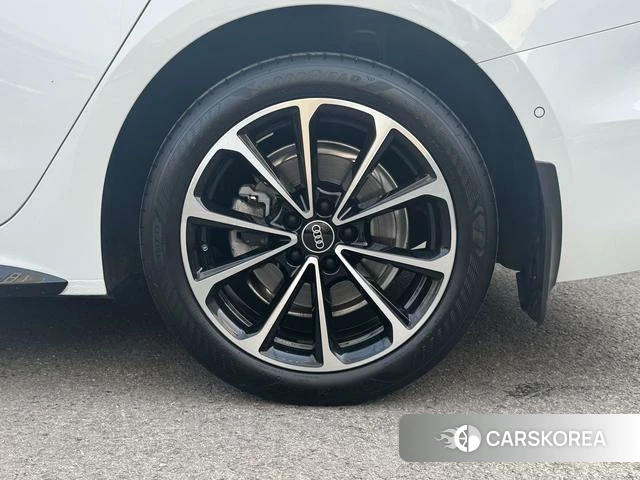 Audi A5L id 4290955 из Китая 26