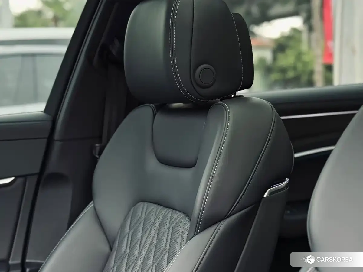 Audi A6L id 4559830 из Китая 16