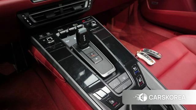 Porsche 911(992) id 4519898 из Кореи 29