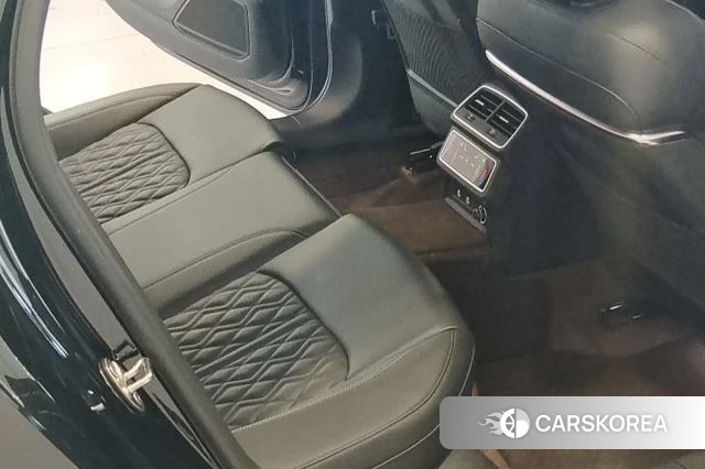 Audi A6L id 4205616 из Китая 15