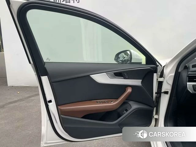 Audi A4L id 3969082 из Китая 20