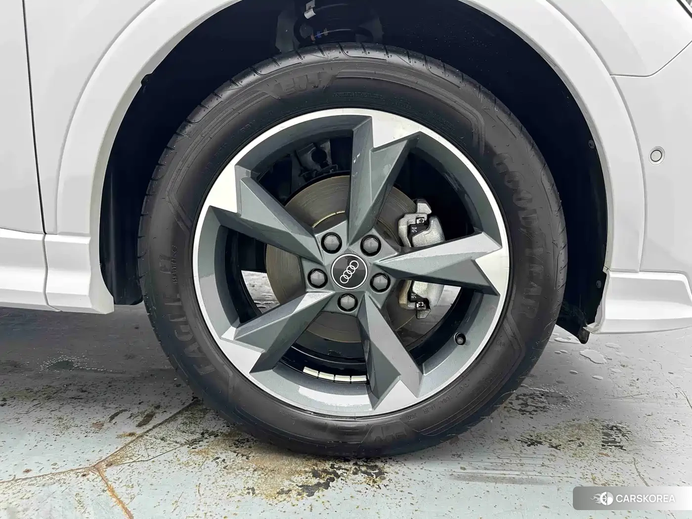 Audi Q3 id 4644592 из Китая 17