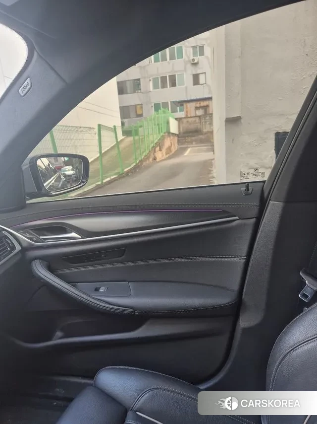 BMW 5 Series (G30) id 3137454 из Кореи 14