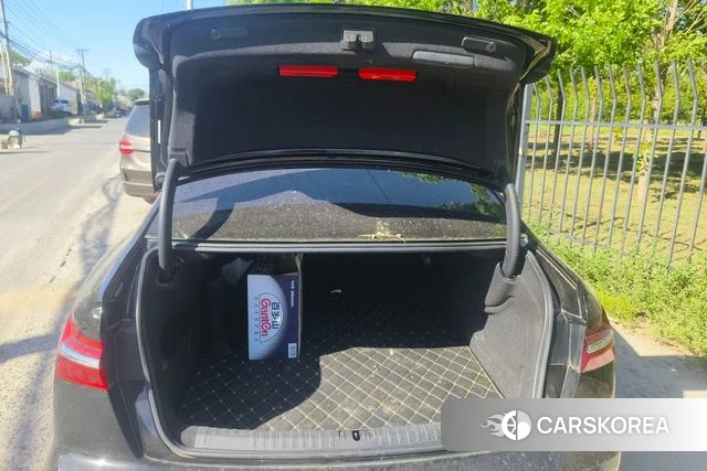 Audi A6L id 4279054 из Китая 15