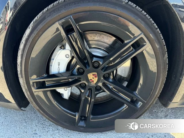 Porsche Taycan id 4862662 из Кореи 13