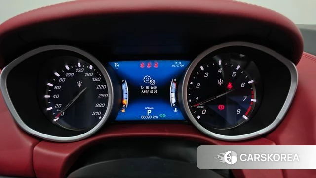 Maserati Ghibli id 4775531 из Кореи 32