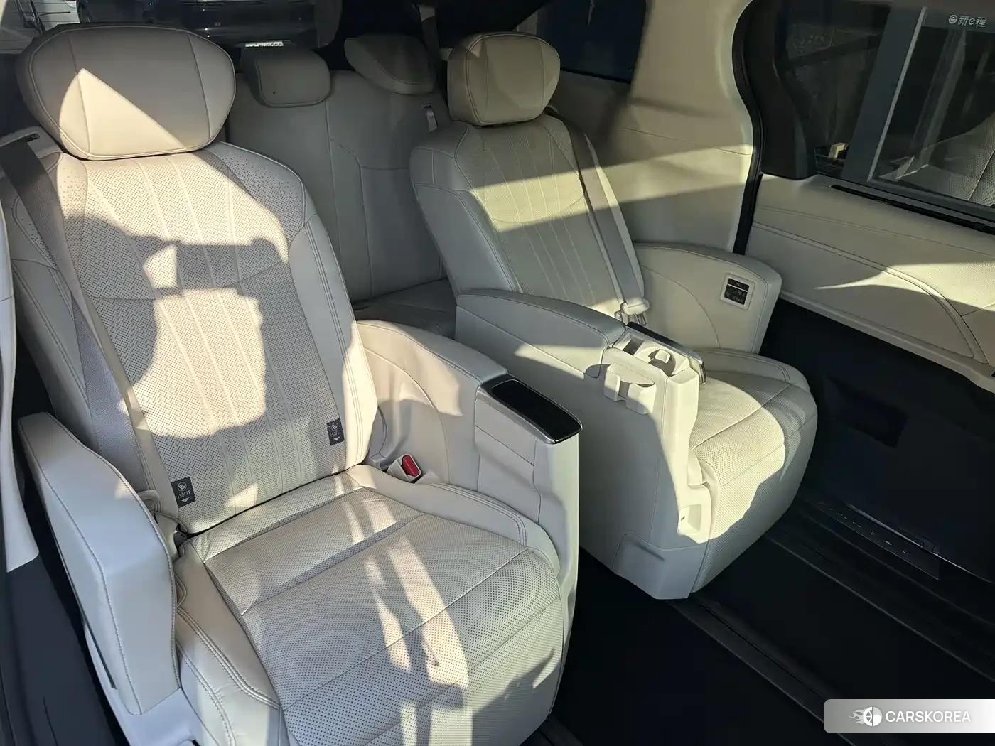 Toyota Granvia id 4545792 из Китая 9