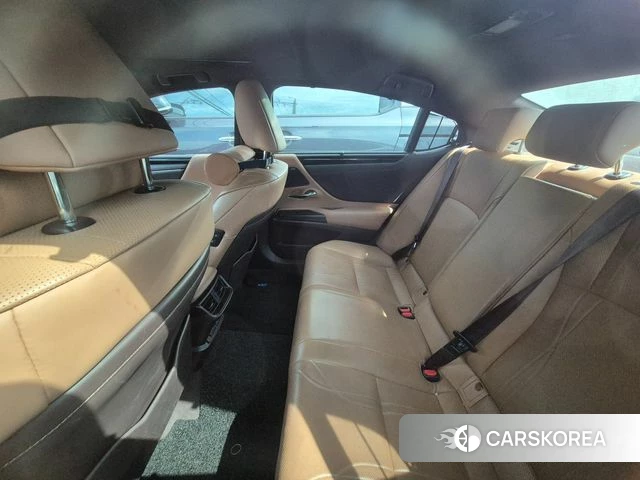 Lexus ES300h 7th generation id 4910982 из Кореи 8