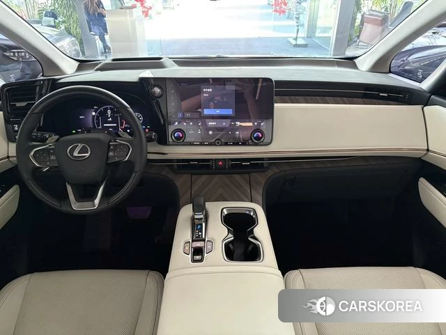 Lexus LM id 4026793 из Китая 23