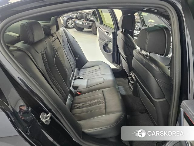 BMW 5 Series (G30) id 3904024 из Кореи 18