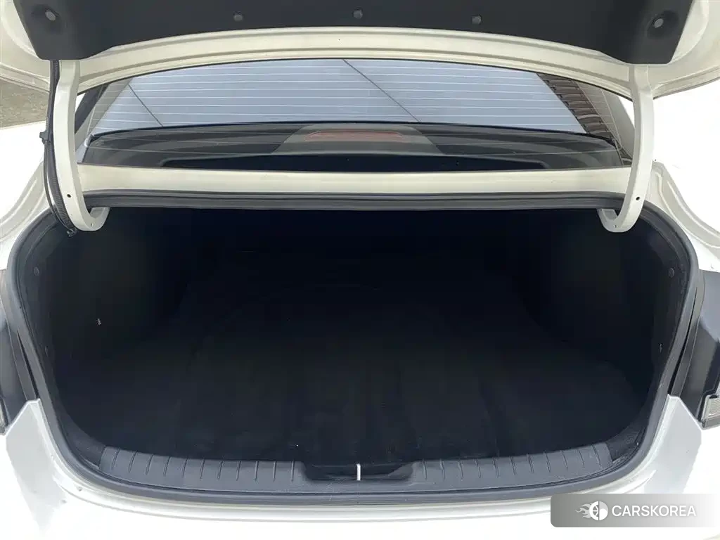 Hyundai Elantra id 4545985 из Китая 24