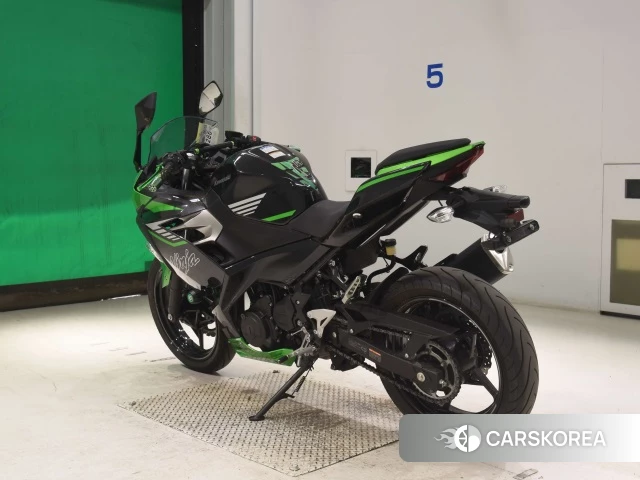 Kawasaki NINJA 400 id 4391899 из Японии 8