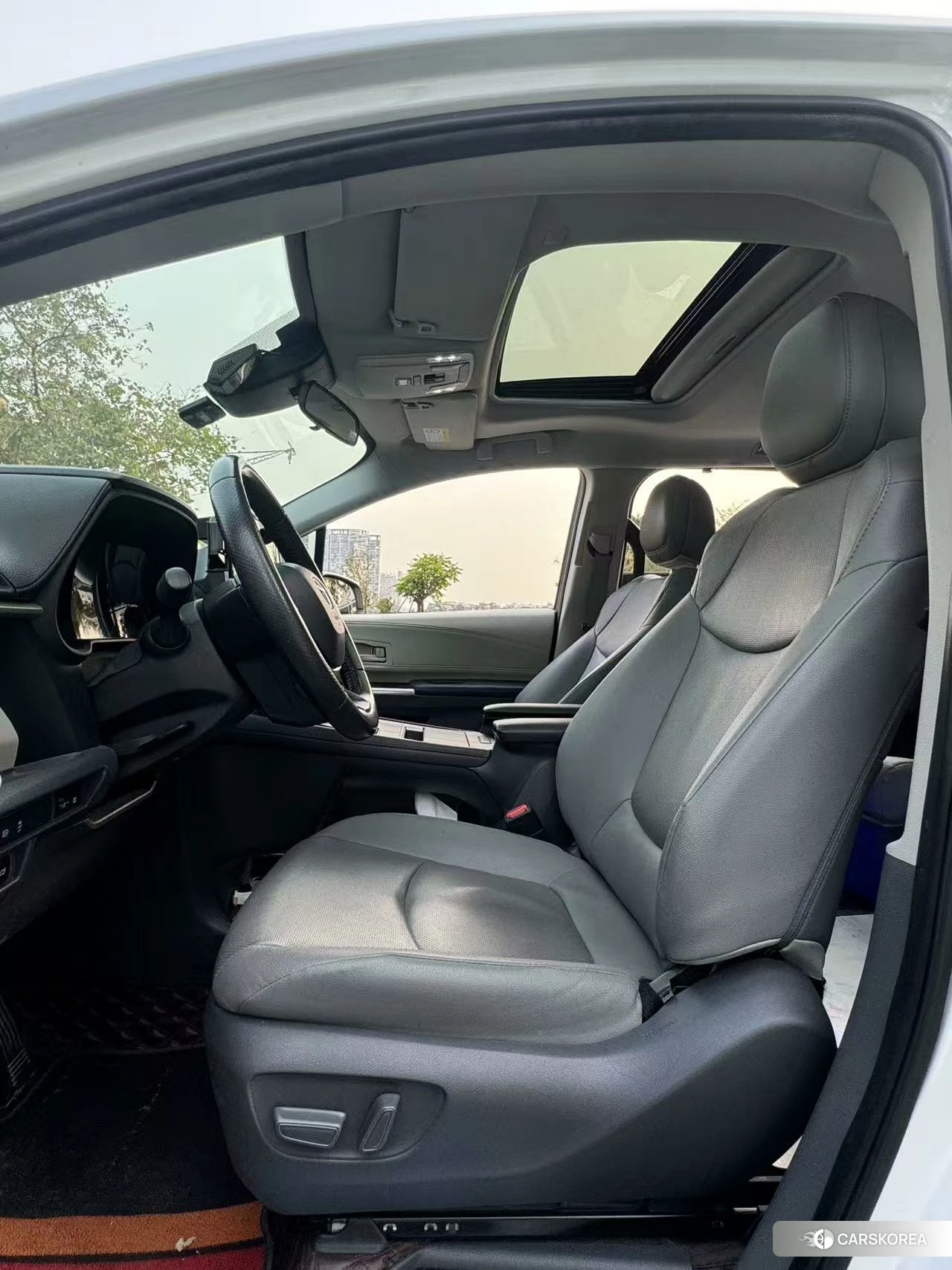 Toyota Saina id 4452167 из Китая 8