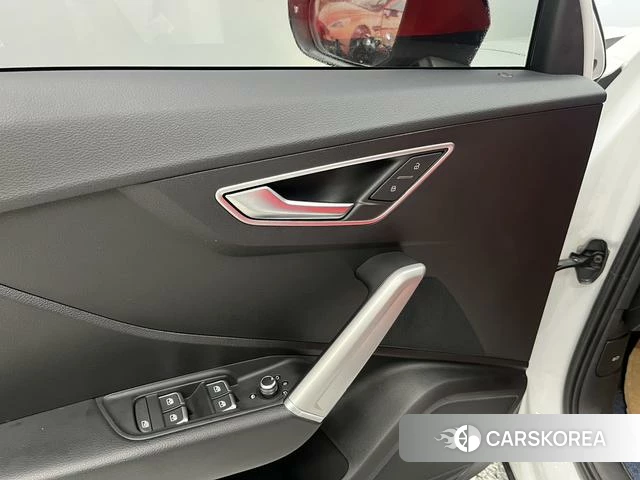 Audi Q2L id 4313809 из Китая 17
