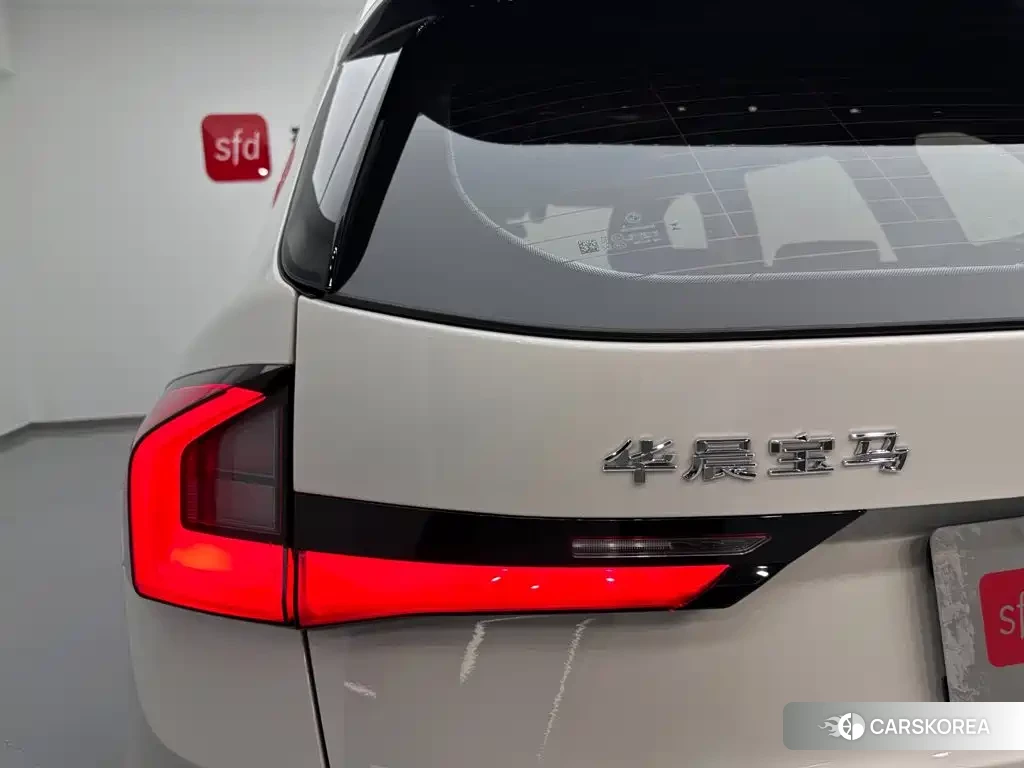 BMW X1 id 4674310 из Китая 28