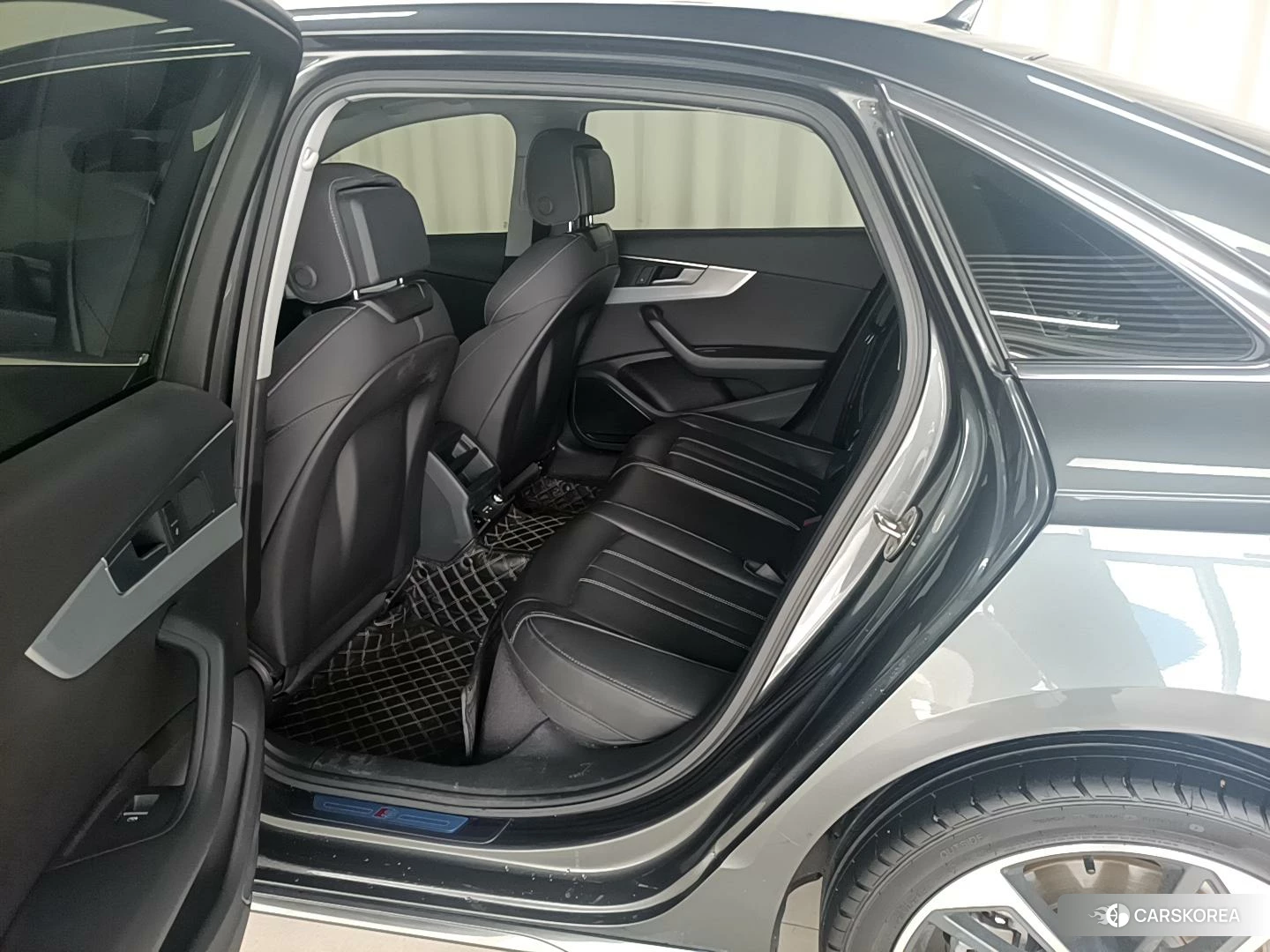 Audi A4L id 4461324 из Китая 18