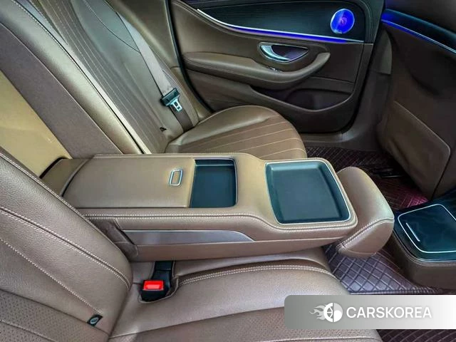 Mercedes-Benz E-class id 4256322 из Китая 21