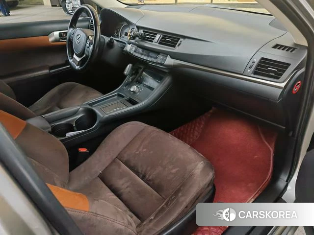 Lexus CT id 4262010 из Китая 15