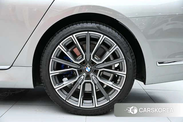BMW 7 series id 4261369 из Китая 18