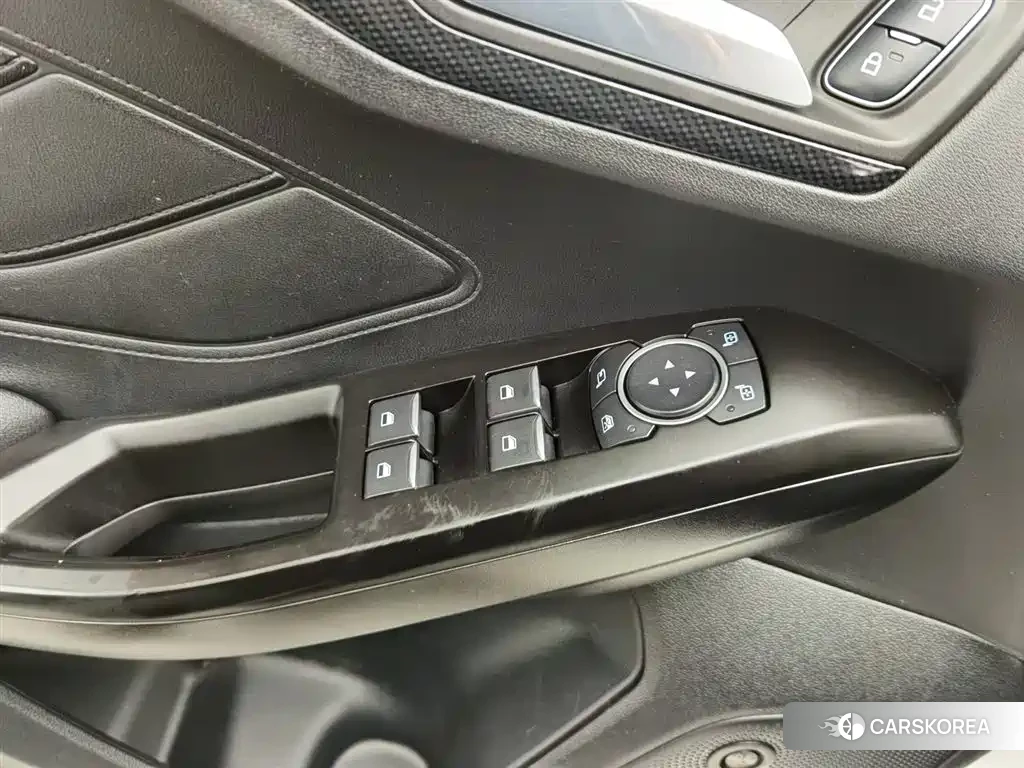Ford Fox id 4559741 из Китая 22