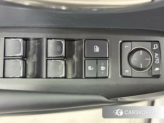 Lexus NX id 4329077 из Китая 19