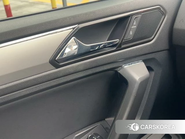 Volkswagen Tiguan L id 4213775 из Китая 21