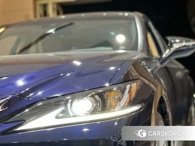 Lexus ES id 4276296 из Китая 15