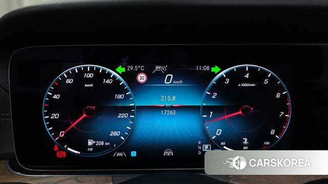 Mercedes-Benz E-Class W213 id 4706831 из Кореи 32