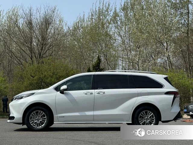 Toyota Saina id 4273634 из Китая 18