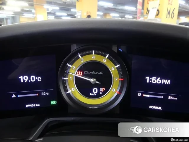 Porsche 911(992) id 3555291 из Кореи 18