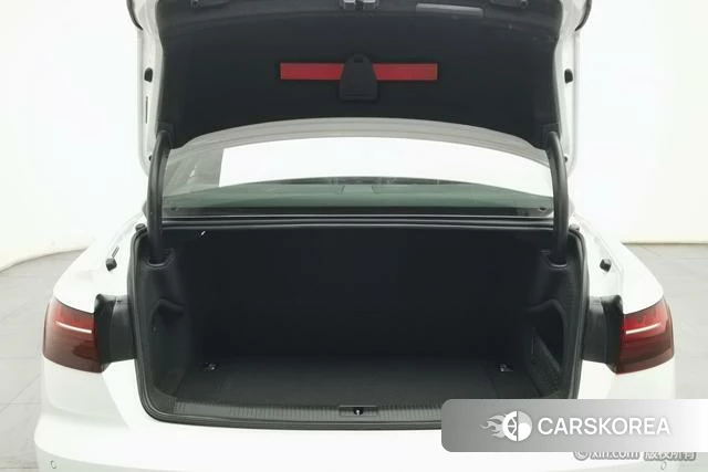 Audi A4L id 4321233 из Китая 22