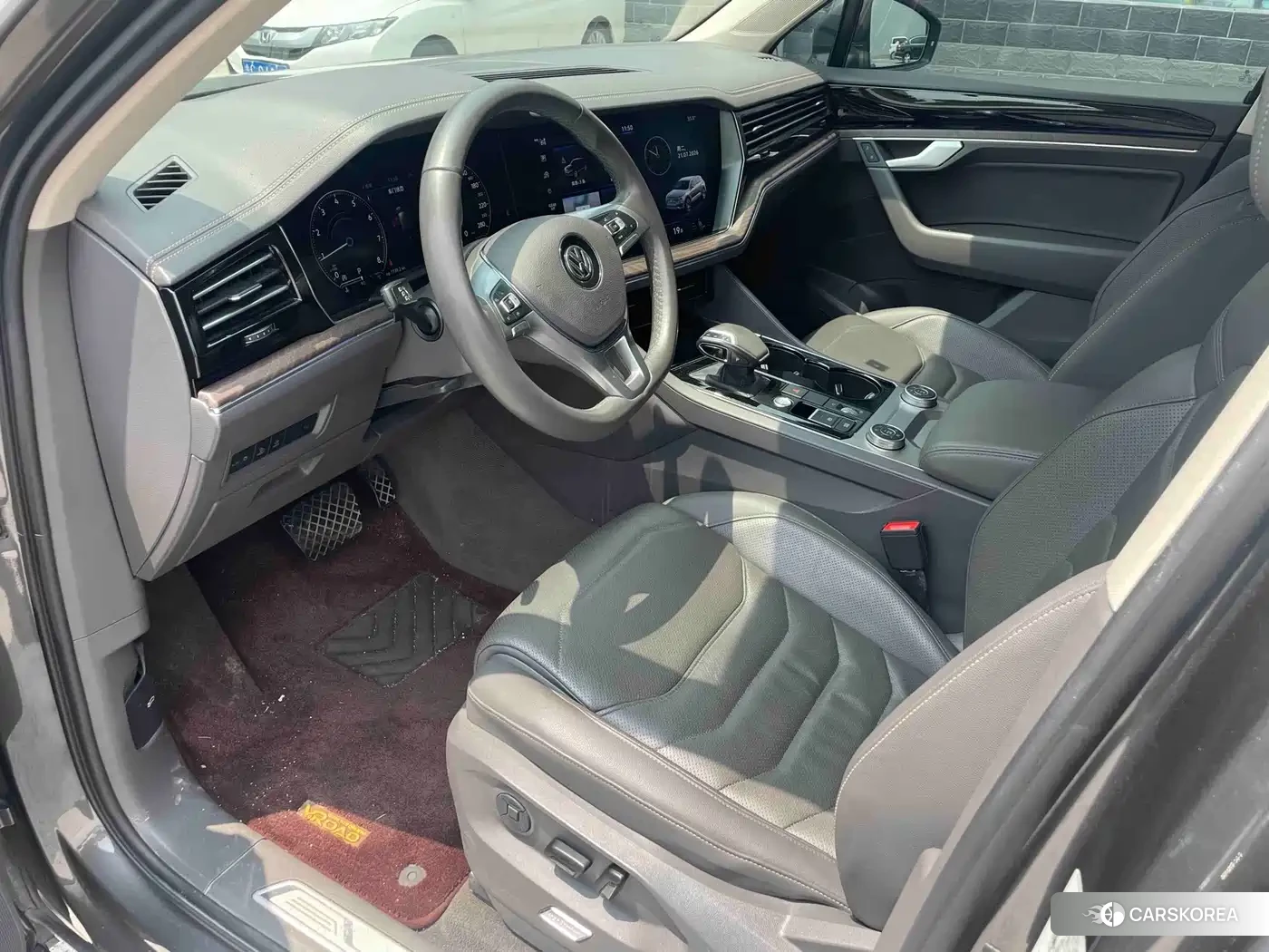 Volkswagen Touareg id 4607112 из Китая 11