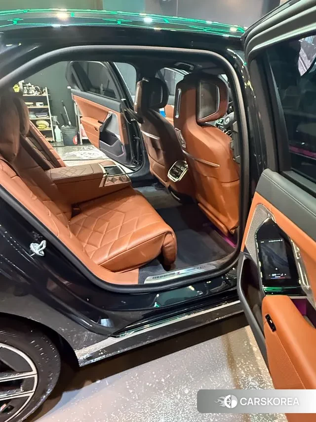 BMW 7 Series (G70) id 3643577 из Кореи 12