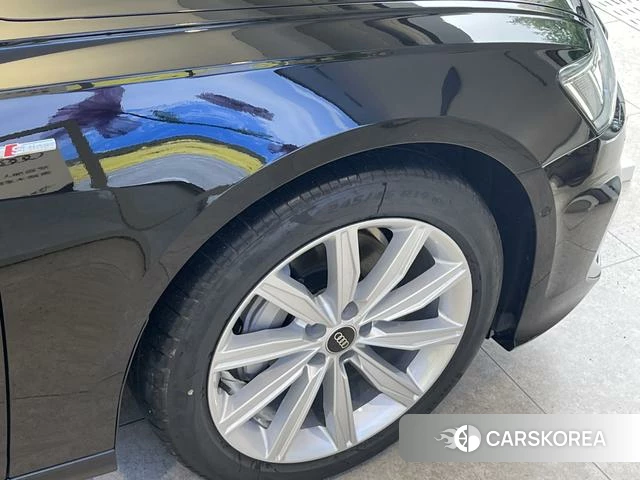 Audi A6L id 4335698 из Китая 14