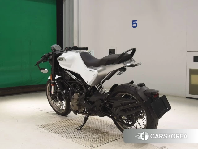 Husqvarna VITPILEN 401 id 4320482 из Японии 8