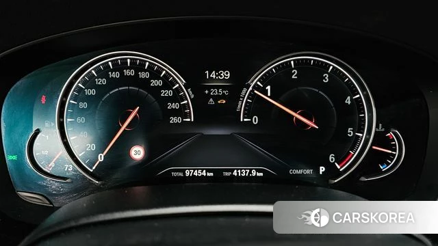 BMW 5 Series (G30) id 4384986 из Кореи 31