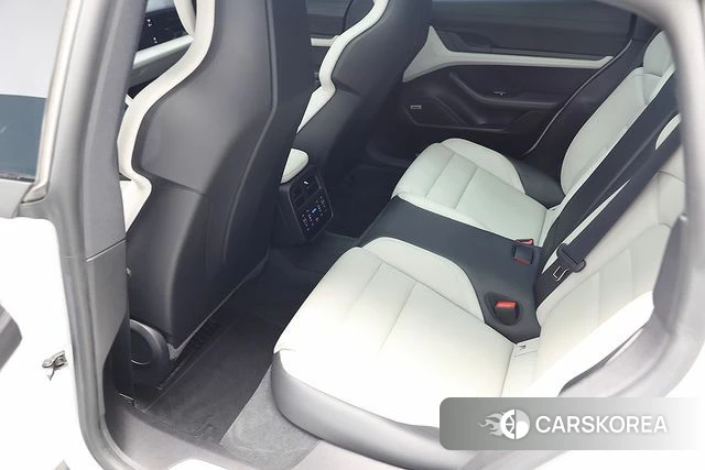 Porsche Taycan id 3889320 из Кореи 18