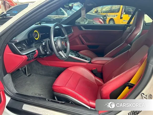 Porsche 911(992) id 3023666 из Кореи 16