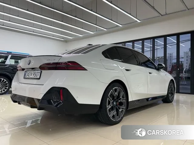 BMW 5 Series (G60) id 3543988 из Кореи 18