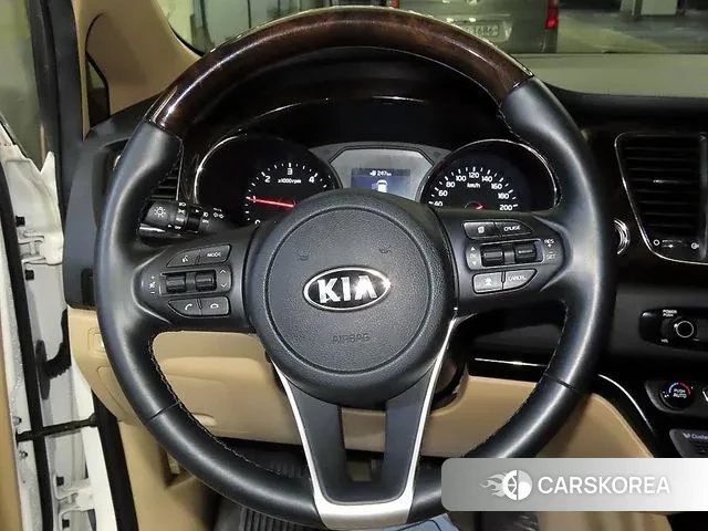 Kia The New Carnival id 3592923 из Кореи 18