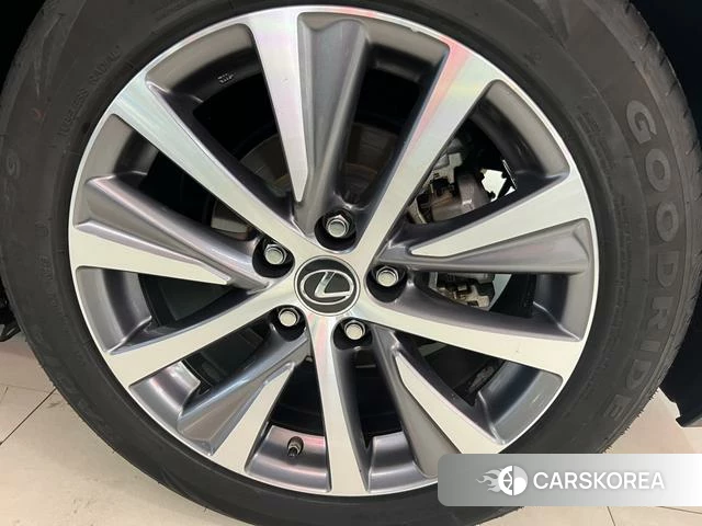 Lexus ES id 4277218 из Китая 24