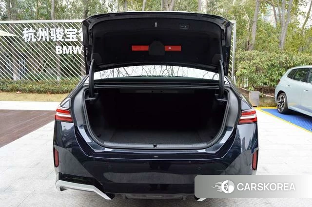 BMW i5 id 4271869 из Китая 12